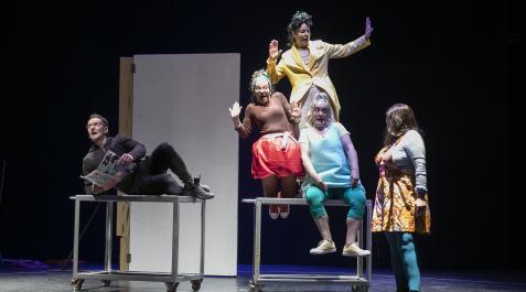 ENSAYO OBRA EN EUSKERA__NB_2103 ‘Baratza Bang Bang’, este domiingo en la Escuela Navarra de Teatro.