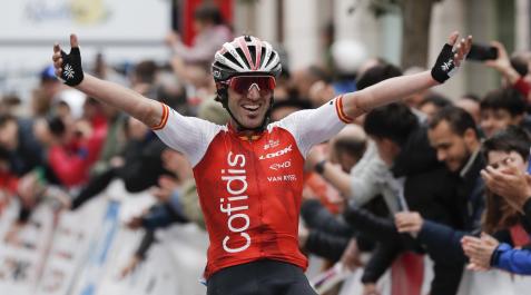 Ion Izaguirre celebra su triunfo en Estella Ion Izaguirre