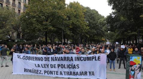Concentración ante el Parlamento del movimiento asindical de Policía Foral. El movimiento asindical de Policía Foral ha protagonizado varias concentraciones en los últimos meses.