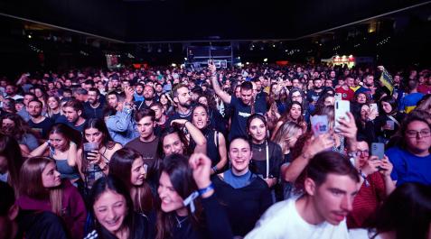 Fotos de la segunda jornada del Iruña Rock en el Navarra Arena. Fotos de la segunda jornada del Iruña Rock en el Navarra Arena.