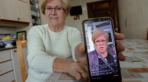 Para Magdalena Carro, de 69 años, la aventura 'tiktokera' empezó con un Para Magdalena Carro, de 69 años, la aventura 'tiktokera' empezó con un