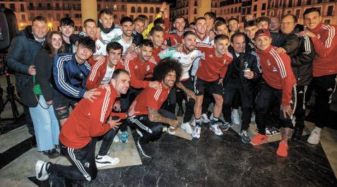 Osasuna celebró en la Plaza del Castillo su clasificación para la final de la Copa del Rey Osasuna celebró en la Plaza del Castillo su clasificación para la final de la Copa del Rey