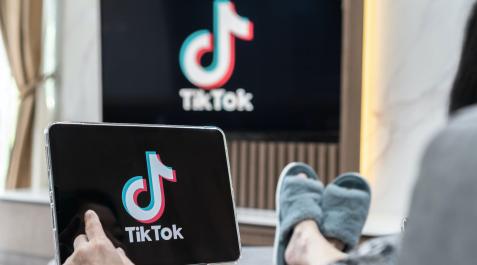 tiktok TikTok sigue siendo la red social que más crecimiento tiene entre las audiencias jóvenes