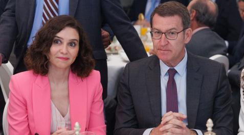 Ayuso-Feijoo La presidenta de la Comunidad de Madrid, Isabel Díaz Ayuso y el líder del Partido Popular, Alberto Núñez Feijóo, durante un desayuno informativo