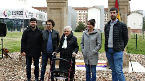 Representantes de Contigo Navarra ha reclamado este viernes la proclamación de la III República de España Representantes de Contigo Navarra ha reclamado este viernes la proclamación de la III República de España