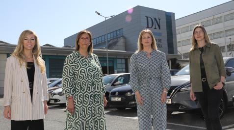 Profes Desde la izquierda: Mª Pilar Asurmendi (dtra de FEC Vedruna), Mariví Pérez (Asoc. directores centros públicos Ribera), Yolanda Erro (pta. AFAPNA) y Teresa Mòdol CONCAPA Navarra)