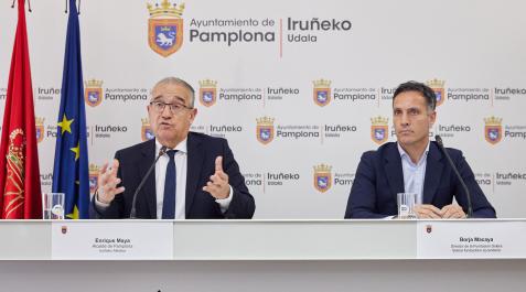 pamplona-solera El alcalde, Enrique Maya, y el director de la Fundación Solera, Borja Macaya Rípodas, han suscrito este viernes un convenio de colaboración