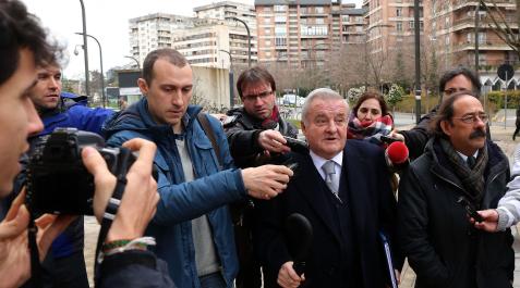 Pachi Izco, a su entrada a la Audiencia de Navarra Pachi Izco, a su entrada a la Audiencia de Navarra