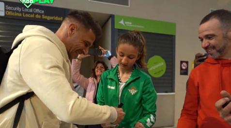 joaquin Joaquín, en el aeropuerto de Pamplona