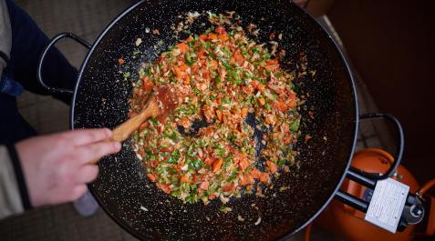 Celebración de la cita gastronómica durante las fiestas de abril del barrio pamplonés