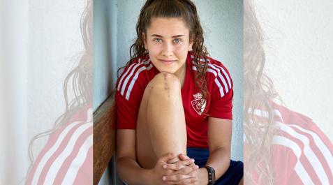Lola Mateo, centrocampista de Osasuna B, luce en Tajonar las cicatrices de sus dos operaciones Lola Mateo, centrocampista de Osasuna B, luce en Tajonar las cicatrices de sus dos operaciones