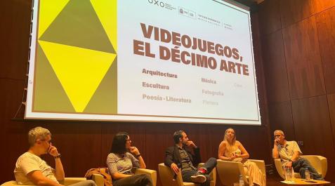 Mesa redonda sobre videojuegos Los miembros de la mesa debate han sido, de izq a dcha, Juan Gómez Jurado (escritor); Ana Oncina (ilustradora); Valeria Castro (presidenta de DEV) y Rufino Ferreras (director del área de educación del Museo Thyssen)
27/04/2023