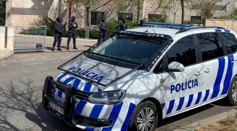 Coche de Policía portugués Coche de Policía portugués
