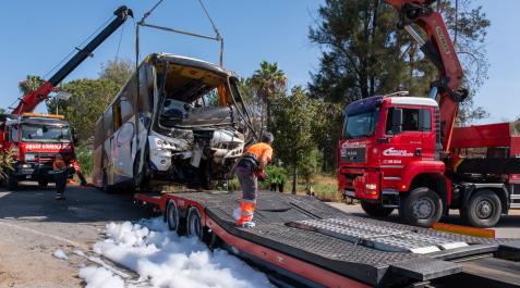 Imagen del autobús accidentado en Almonte Imagen del autobús accidentado en Almonte
