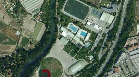 El Ayuntamiento reordenará las lindes de la Ciudad Deportiva Amaya para establecer de un camino peatonal junto al Arga que permita el paseo por la margen El Ayuntamiento reordenará las lindes de la Ciudad Deportiva Amaya para establecer de un camino peatonal junto al Arga que permita el paseo por la margen