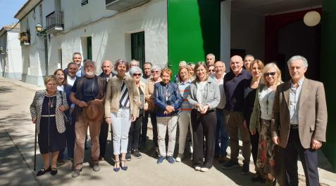 bocal Personas que trabajaron en El Bocal junto a autoridades en la presentación del documental