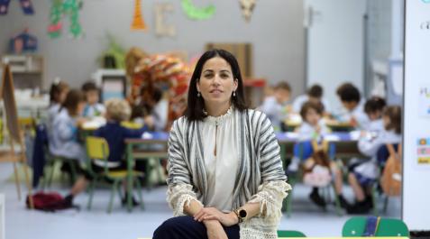 maria sola La abogada pamplonesa María Sola, de 46 años y madre de tres hijos, en un aula del colegio FEC Vedruna.