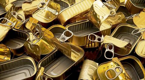 Latas amontonadas Latas amontonadas