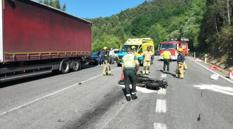 Accidente Galicia Accidente con un joven fallecido en Pantón (Lugo)
GUARDIA CIVIL DE TRÁFICO
05/05/2023