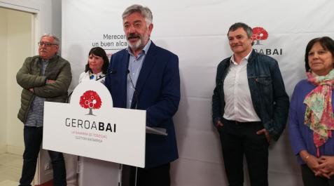 koldo-martinez-geroa-bai Koldo Martínez, candidato de Geroa Bai a la Alcaldía de Pamplona, en una rueda de prensa en su sede