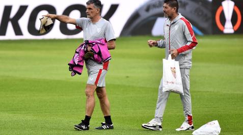 José Mendilibar durante un entrenamiento del Sevilla
