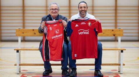 A la izquierda, Luis Sabalza Iriarte, presidente de Osasuna. A la derecha, Luis Sabalza Ortiz-Roldán, técnico del Basket Navarra Luis Sabalza