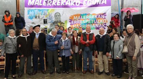 Diez mayores de 80 años fueron homenajeados por su papel activo en la localidad de Oiz Diez mayores de 80 años fueron homenajeados por su papel activo en la localidad de Oiz