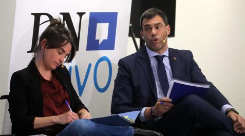 Debate2 Begoña Alfaro, de Contigo Navarra, y Javier García, del PP, durante el debate en Diario de Navarra