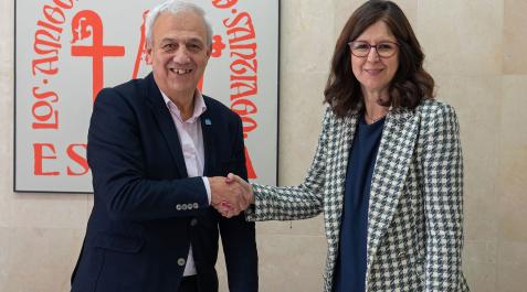 Maxi Ruiz de Larramendi, presidente de Los Amigos del Camino de Estella, y Begoña Pérez Eransus, vicerrectora de Proyección Universitaria, Cultura y Divulgación de la UPNA, firmaron el convenio Maxi Ruiz de Larramendi, presidente de Los Amigos del Camino de Estella, y Begoña Pérez Eransus, vicerrectora de Proyección Universitaria, Cultura y Divulgación de la UPNA, firmaron el convenio