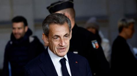 Sarkozy-corrupcion El expresidente francés Nicolas Sarkozy llegando a su juicio de apelación por cargos de corrupción y tráfico de influencias, en el juzgado de París