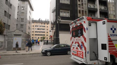 mueren hermanas oviedo Vista del edificio de la calle Facetos de Oviedo donde dos niñas de 12 años han muerto al precipitarse por una ventana al patio de luces