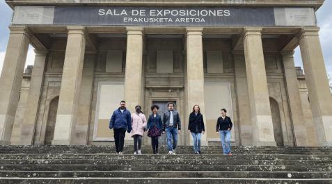 Los candidatos de Contigo Navarra, frente al Monumento a los Caídos Los candidatos de Contigo Navarra, frente al Monumento a los Caídos