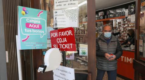 comercio pandemia Mascarillas, geles hidroalcohólicos, control de aforos... durante la pandemia ir de compras era toda una experiencia