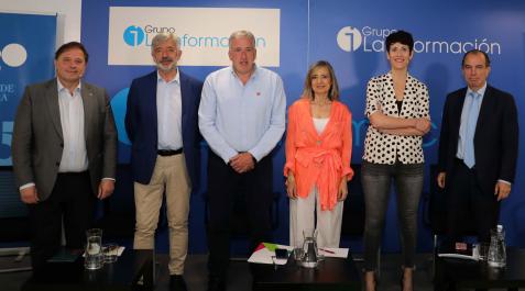 debate candidatos pamplona Los candidatos al Ayuntamiento de Pamplona posan antes de comenzar el debate de Diario de Navarra
