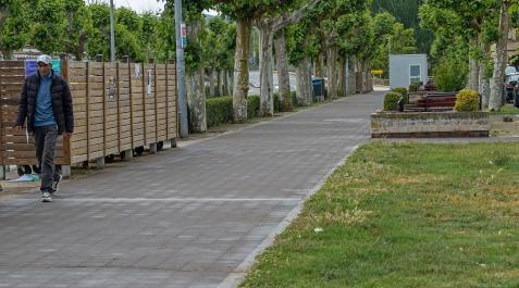 Los jardínes del paseo de los Fueros se regarán una vez al día Los jardínes del paseo de los Fueros se regarán una vez al día