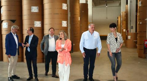 debate DN Los seis candidatos con representación municipal en la rotativa de ‘Diario de Navarra’. De izquierda a derecha: Koldo Martínez (Geroa Bai), Carlos García Adanero (PPN), Fernando Sesma (Ciudadanos), Cristina Ibarrola (UPN), Joseba Asiron (EH Bildu) y Elma Saiz (PSN)