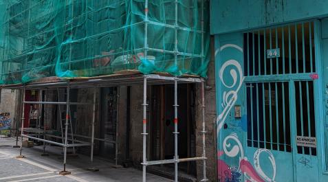 Edificio en obras en Pamplona Edificio en obras en Pamplona