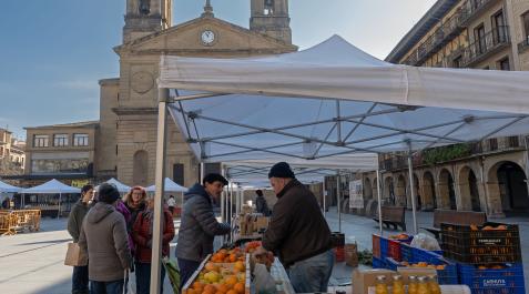 plazara *A:MONTXO A.G.
*F: 2023-02-11
*L:ESTELLA-LIZARRA
*T: MERCADO DE LOS SABADOS PLAZARA
*P: