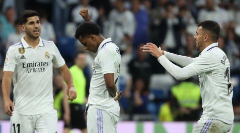El delantero brasileño del Real Madrid, Rodrygo, tras conseguir el segundo gol del equipo madridista