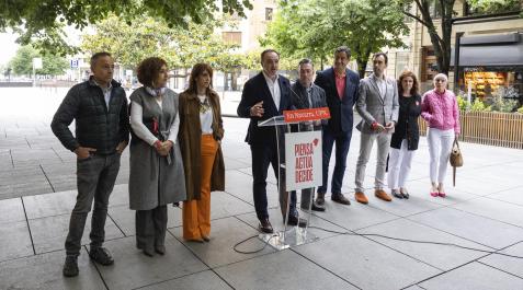 Javier Esparza Javier Esparza y otros candidatos al Parlamento, este jueves en Pamplona
