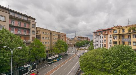 En venta la nuda propiedad de un amplio piso en Pamplona En venta la nuda propiedad de
un amplio piso en Pamplona