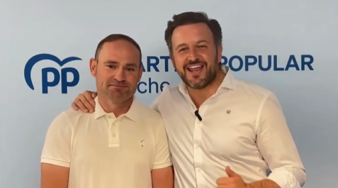 Nino Nino, junto a Pablo Ruz, presidente del Partido Popular y candidato a la Alcaldía de Elche