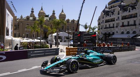 Alonso Fernando Alonso a bordo de su Aston Martin durante los primeros entrenamientos libres sobre el circuito de Mónaco