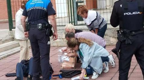 Sufre un desmayo en el colegio electoral en Ermitagaña y le llevan la urna para que vote Sufre un desmayo en el colegio electoral en Ermitagaña y le llevan la urna para que vote