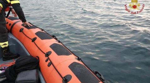 suceso lago lombardía Servicios de búsqueda y rescate italianos tras el vuelco de una embarcación en Lombardía
BOMBEROS DE ITALIA
28/05/2023