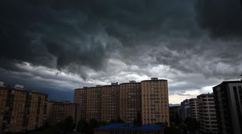 Tormenta en Barañain Nubes amenazadoras de tormenta ayer en Barañain.