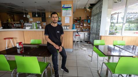 Mohammed Talhaoui Mohamed Talhaoui, en el restaurante del área de servicio de Imárcoain