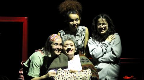 IMG_0938 De izquierda a derecha: Leire Lizarraga, Virginia Cervera (sentada), Uxue Alberto y Alaitz Mené