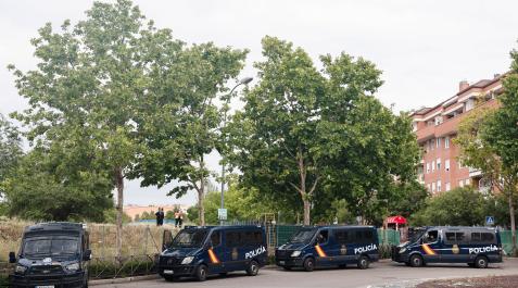 Parte del dispositivo que ha efectuado el desalojo este viernes en Alcobendas Parte del dispositivo que ha efectuado el desalojo este viernes en Alcobendas