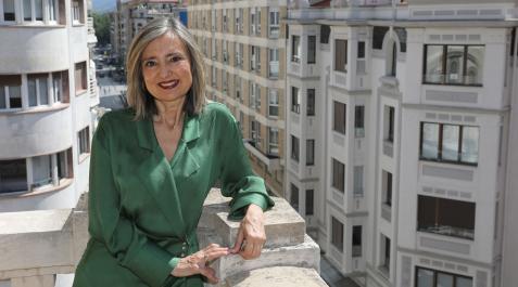 Cristina Ibarrola en uno de los balcones de la sede de UPN en Pamplona. Cristina Ibarrola en uno de los balcones de la sede de UPN en Pamplona.